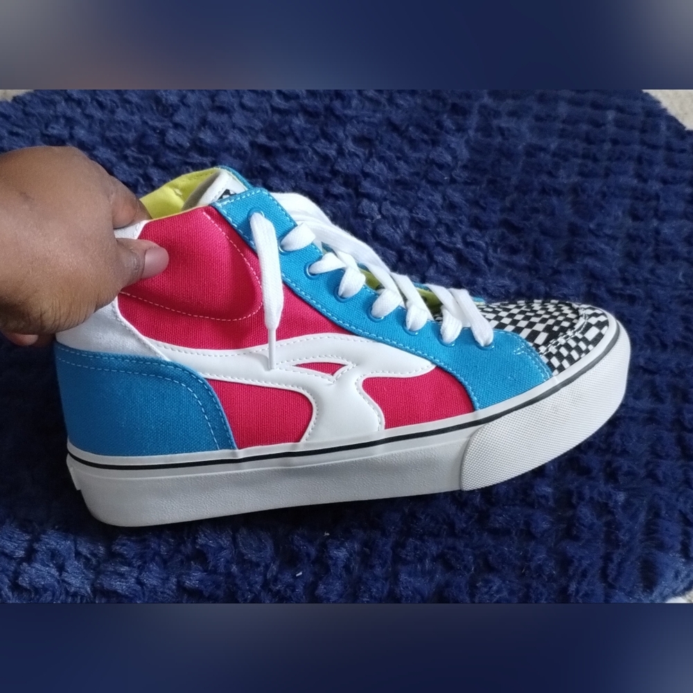 Women's Airwalk sneaker size 10
